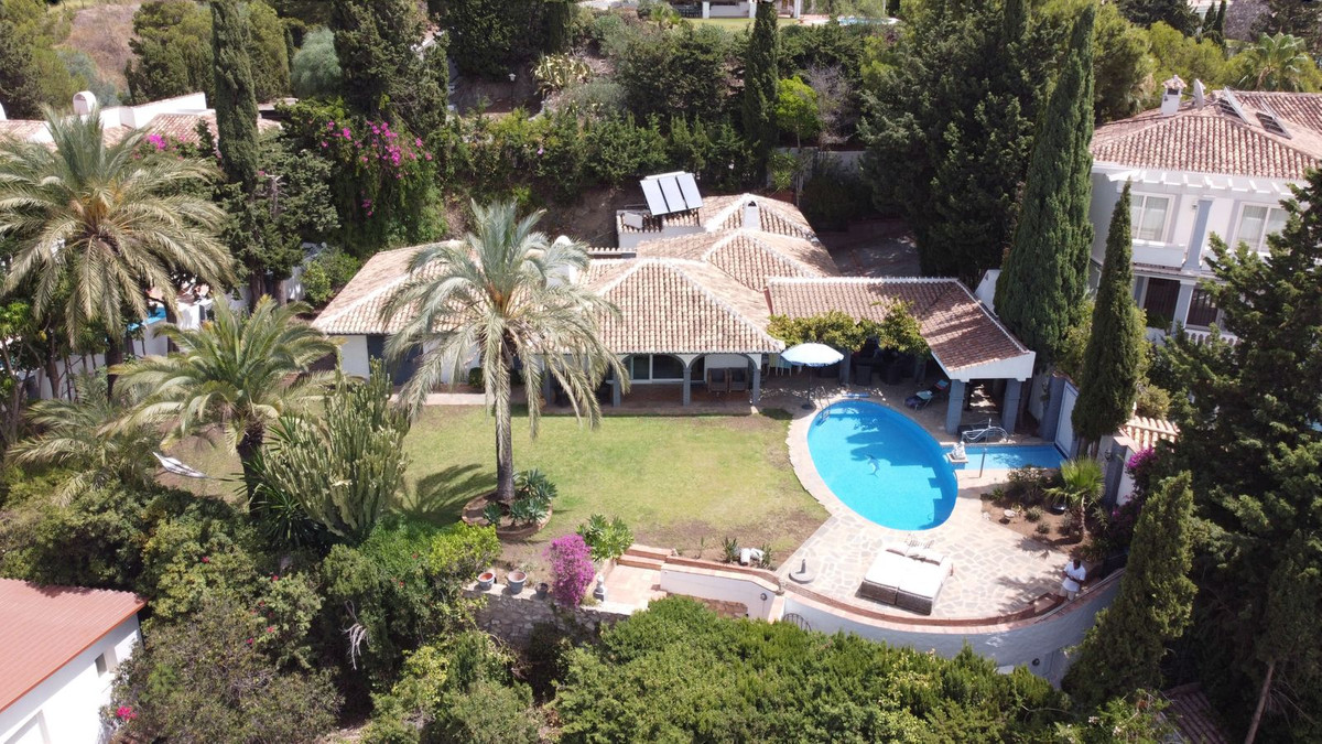 4 Bed, 4 Bath, HouseFor Sale, La Capellania, Malaga