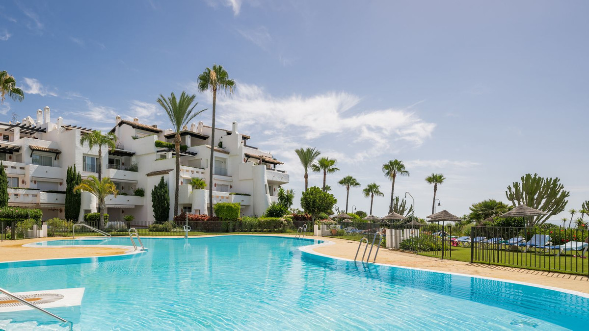 3 Bed, 2 Bath, ApartmentFor Sale, Costalita, Malaga