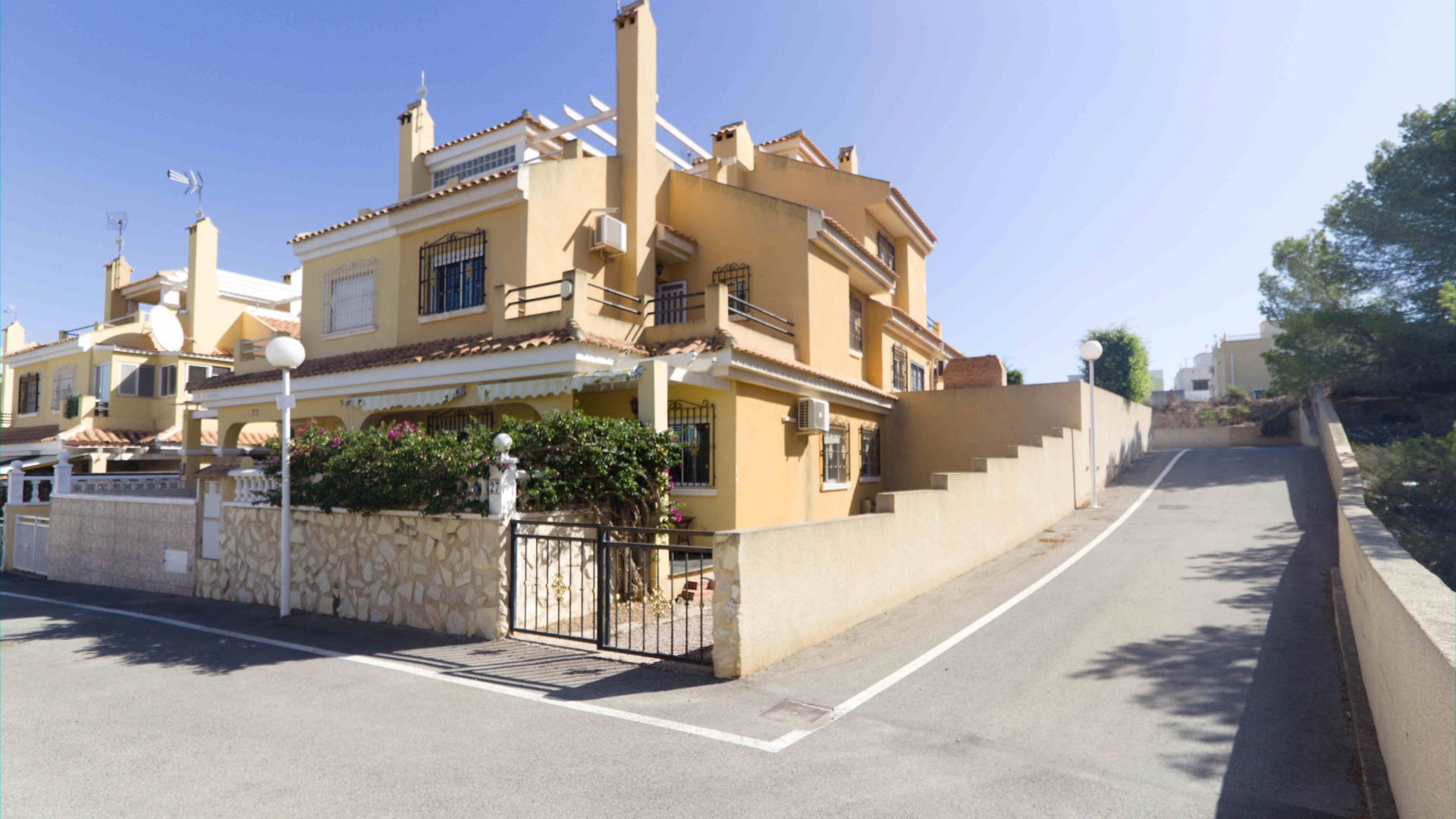 3 Bed, 2 Bath, HouseFor Sale, Orihuela Costa, Alicante