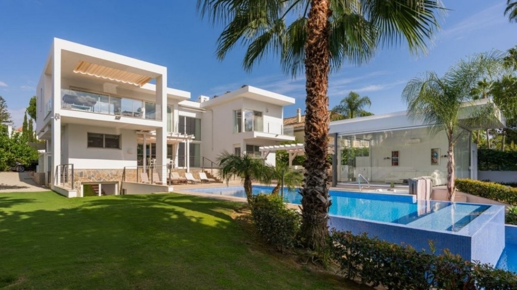 7 Bed, 6 Bath, HouseFor Sale, Nueva Andalucia, Malaga