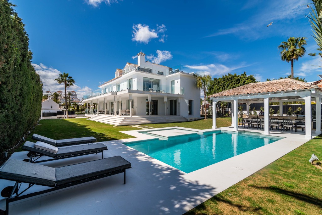 8 Bed, 7 Bath, HouseFor Sale, Nueva Andalucia, Malaga