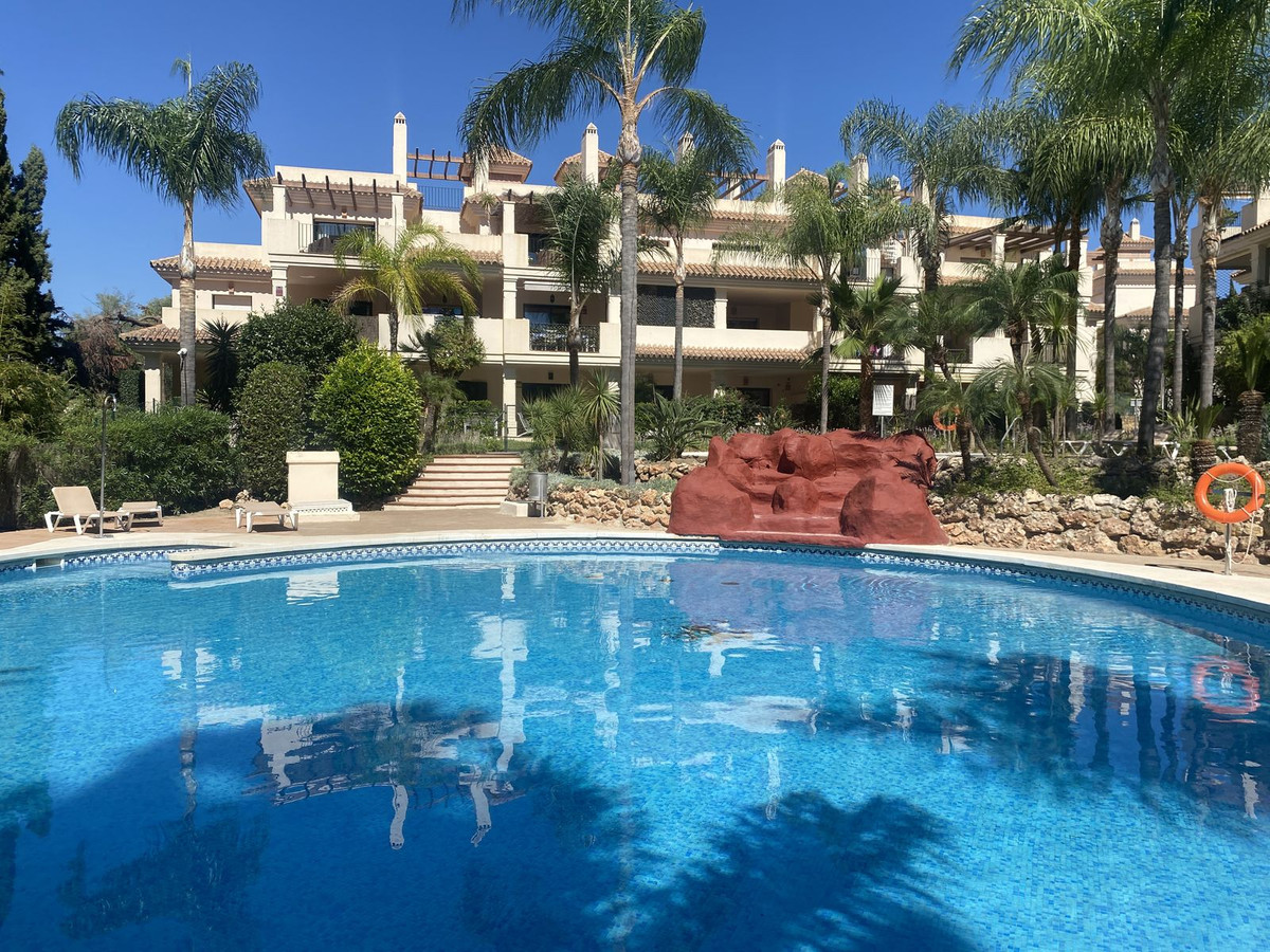 3 Bed, 2 Bath, ApartmentFor Sale, Nueva Andalucia, Malaga