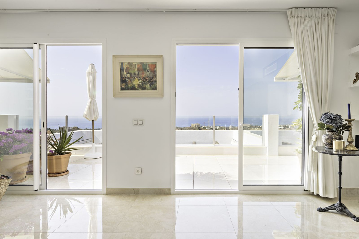 3 Bed, 3 Bath, ApartmentFor Sale, Los Monteros, Malaga