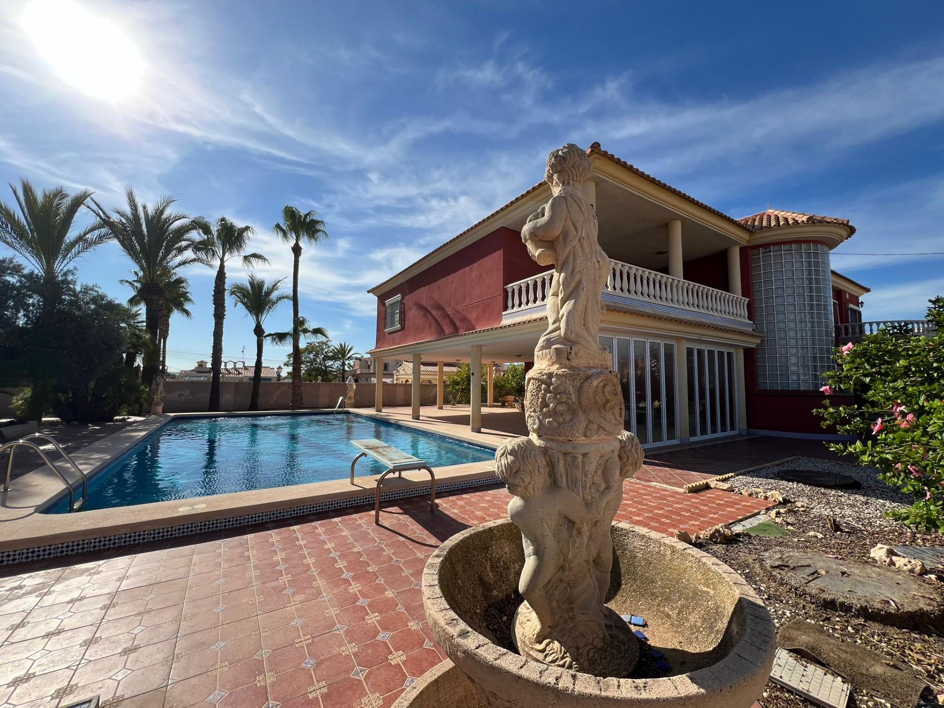 6 Bed, 4 Bath, HouseFor Sale, Torrevieja, Alicante