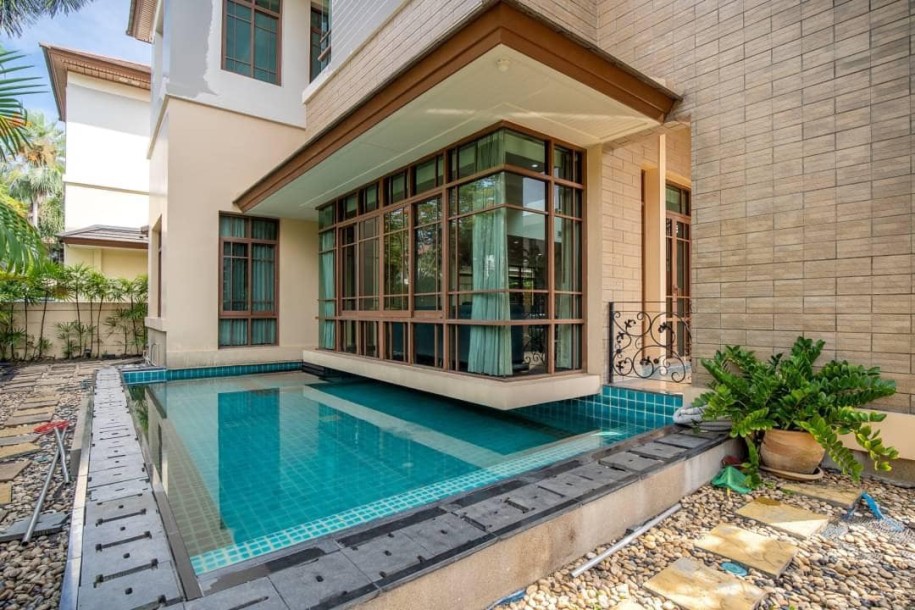 4 Bed, 5 Bath, HouseFor Sale, Phra Khanong, Bangkok