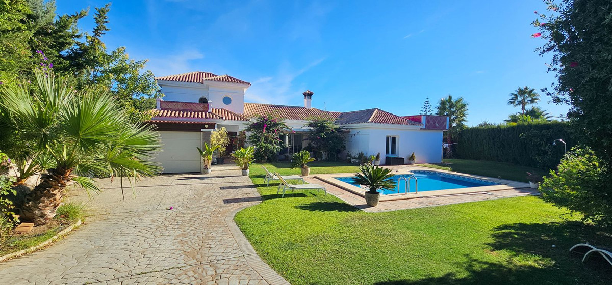 5 Bed, 4 Bath, HouseFor Sale, Sotogrande Playa, Cadiz