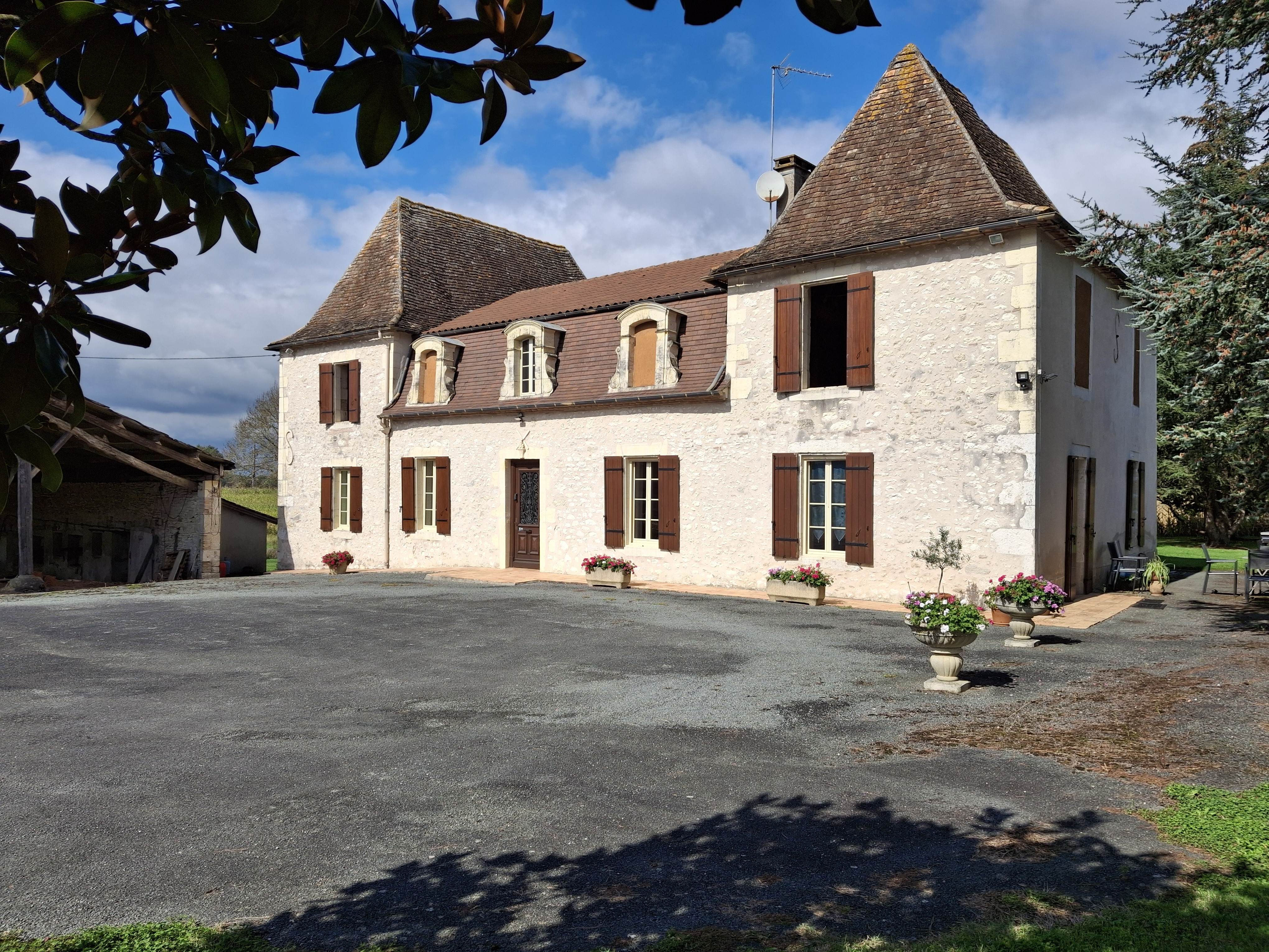 4 Bed, 1 Bath, HouseFor Sale, Villereal, Lot-et-Garonne, Aquitaine, 47210