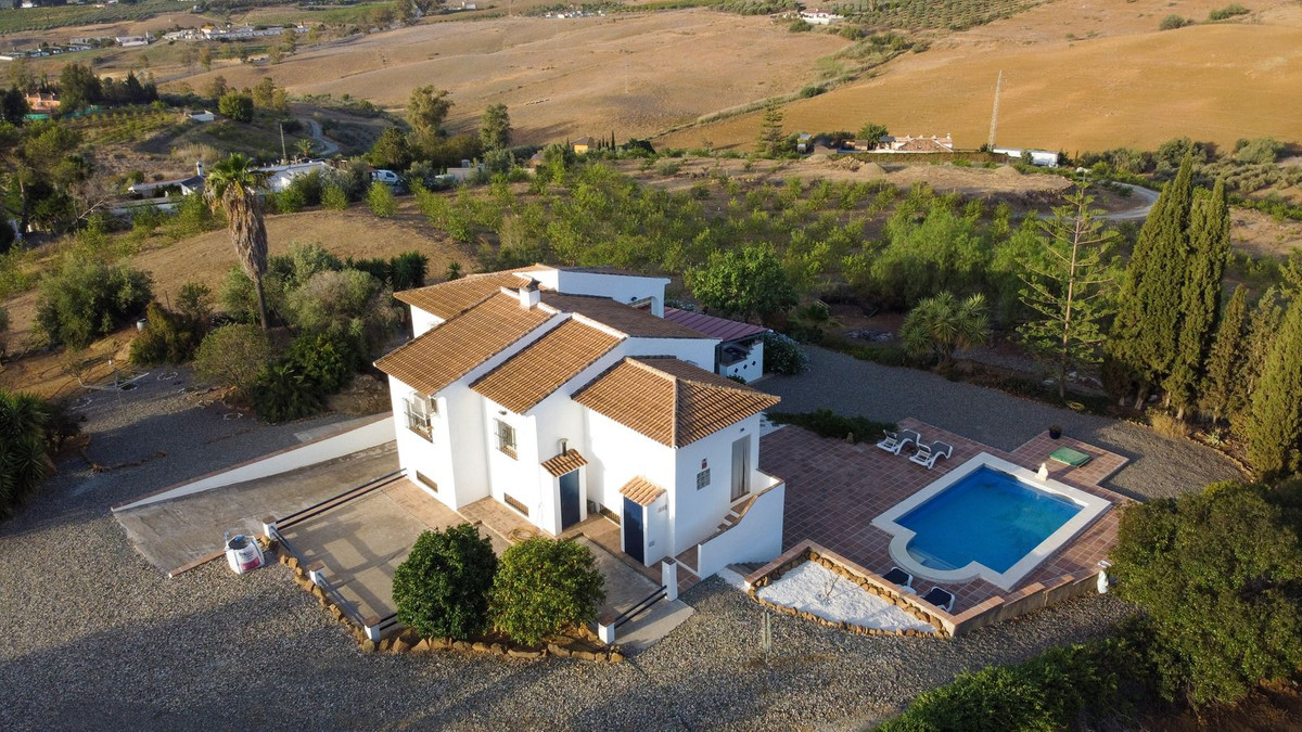 5 Bed, 2 Bath, HouseFor Sale, Álora, Malaga