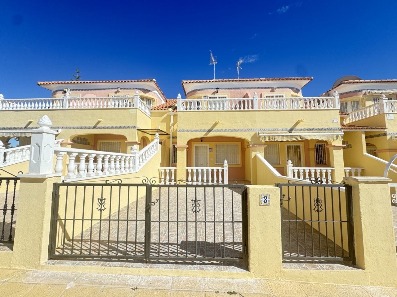 3 Bed, 2 Bath, HouseFor Sale, Villamartin, Alicante