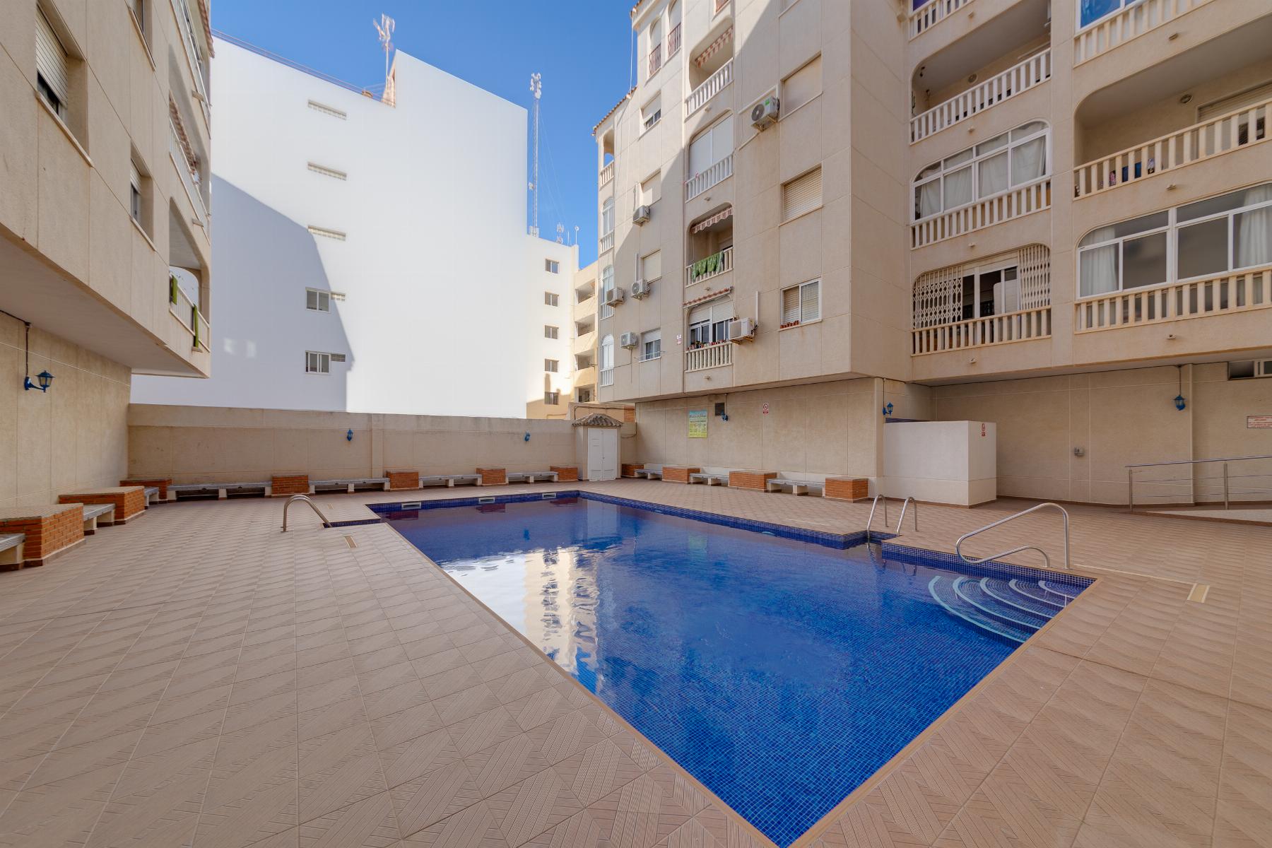 2 Bed, 1 Bath, ApartmentFor Sale, Torrevieja, Alicante