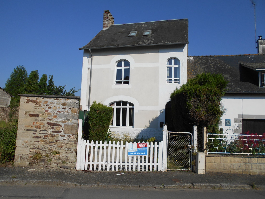 3 Bed, 2 Bath, HouseFor Sale, Madré, Pays-de-la-Loire, 53250