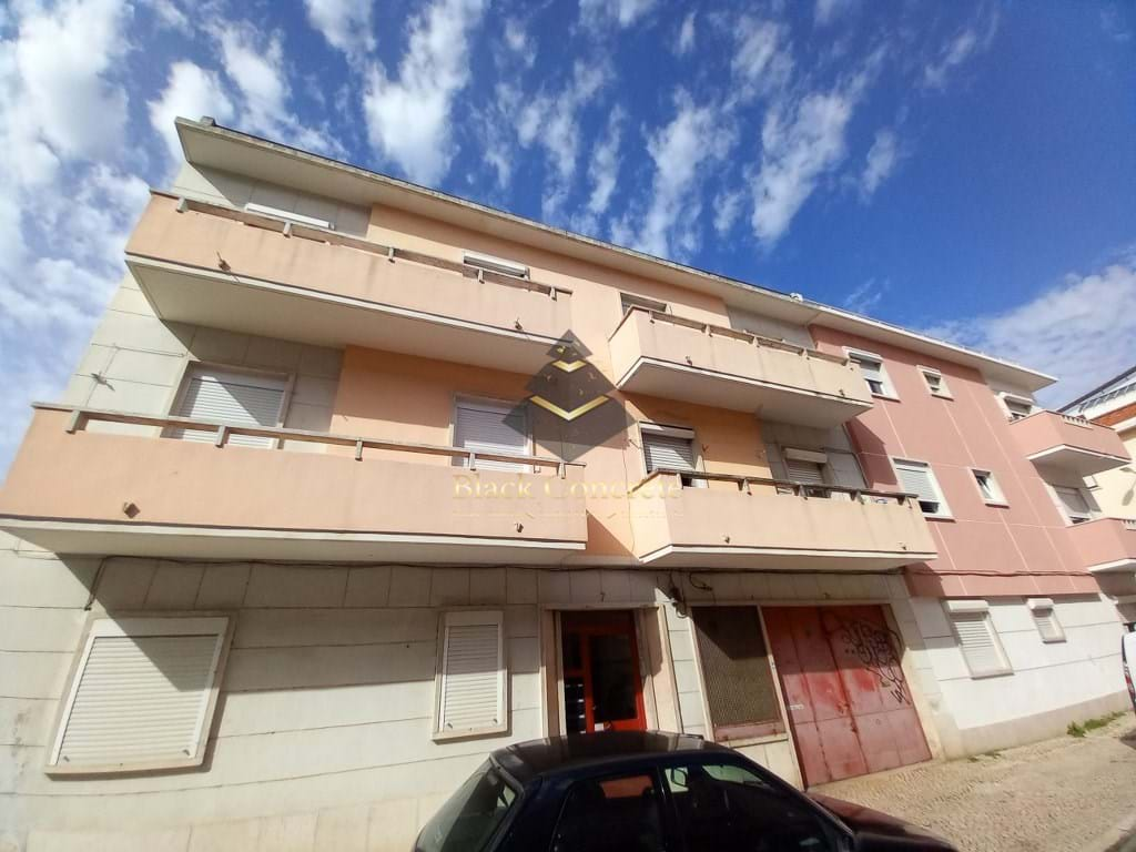 2 Bed, 1 Bath, ApartmentFor Sale, Amadora, Lisboa, 2700-703