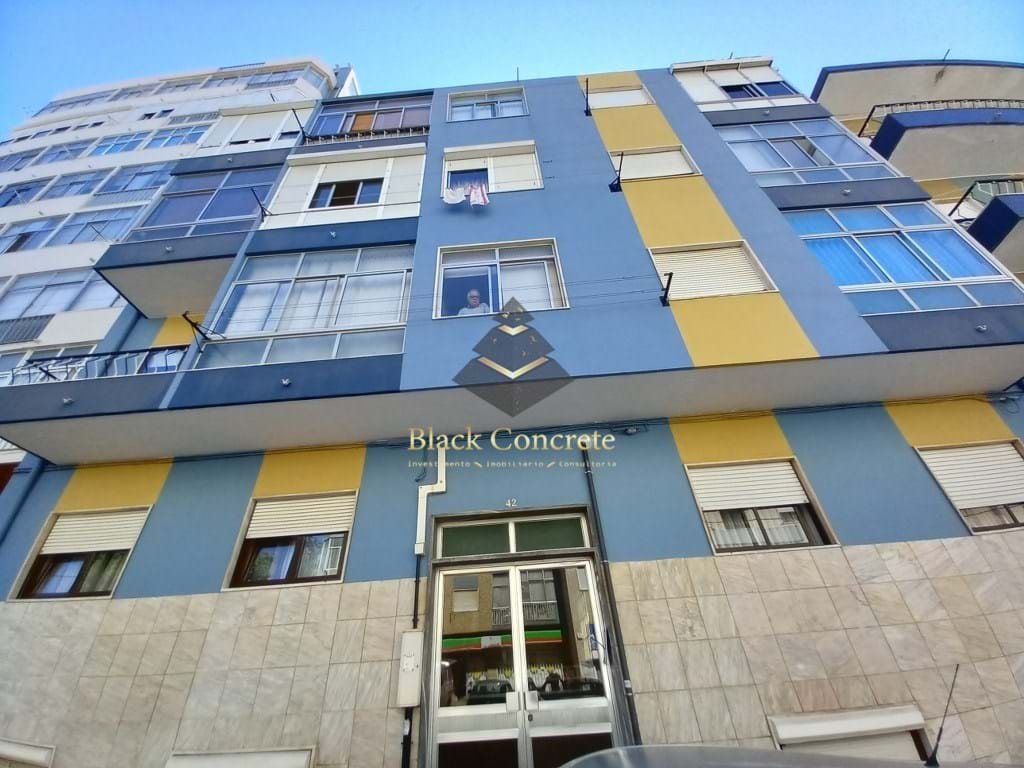 2 Bed, 1 Bath, ApartmentFor Sale, Seixal, Setubal, 2845-600