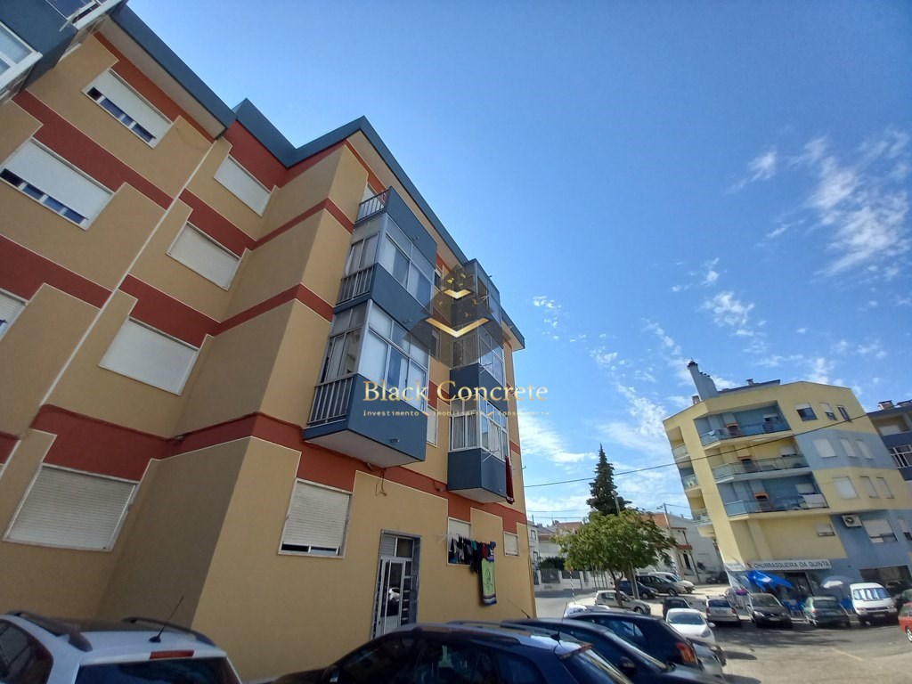 2 Bed, 1 Bath, ApartmentFor Sale, Seixal, Setubal, 2855-199