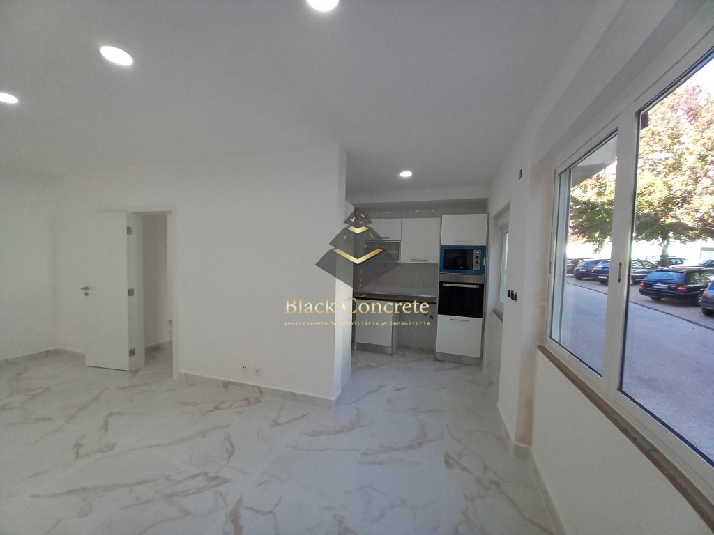 2 Bed, 1 Bath, ApartmentFor Sale, Seixal, Setubal, 2845-042