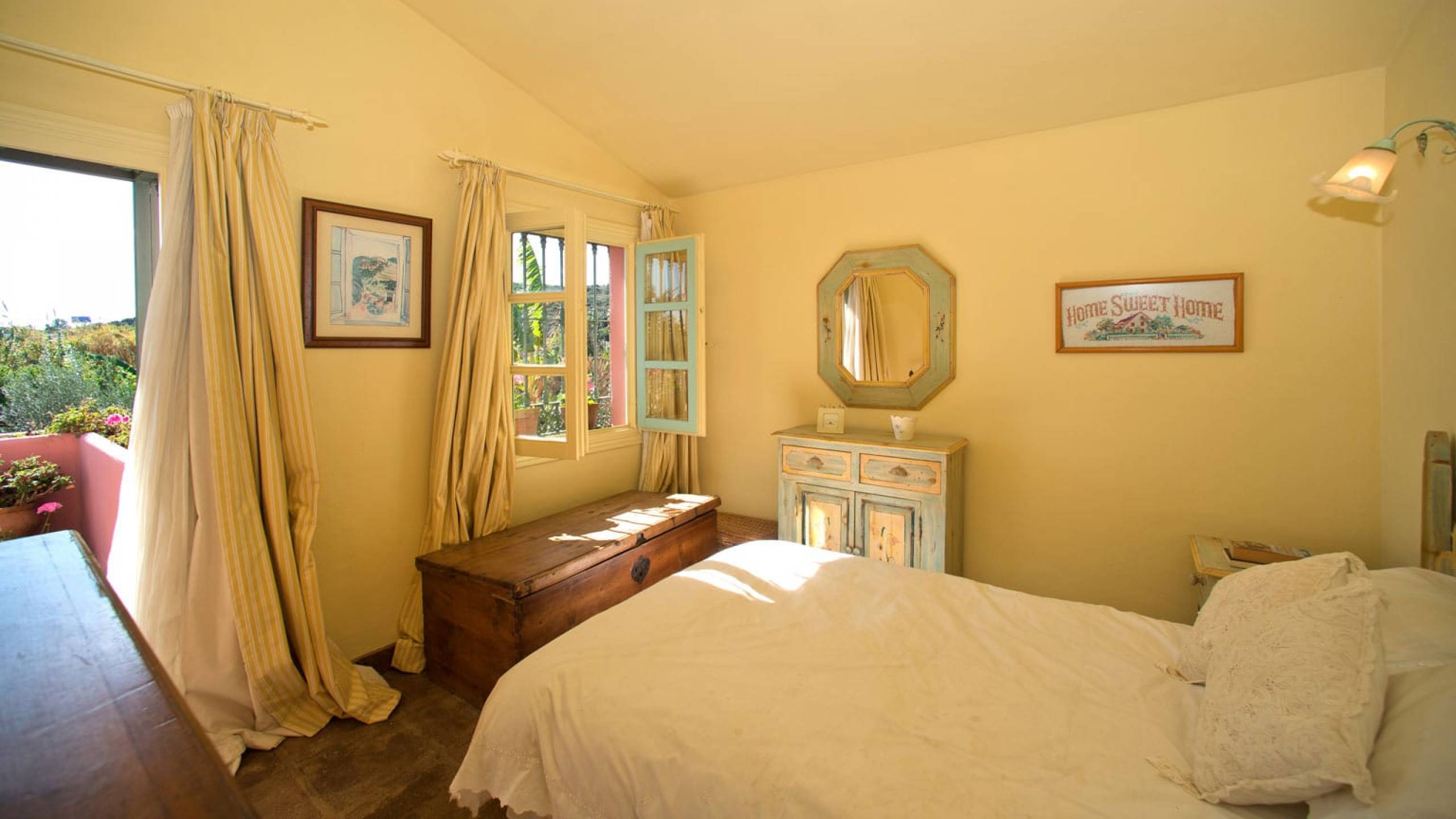 3 Bed, 2 Bath, HouseFor Sale, Estepona, Malaga, 29680