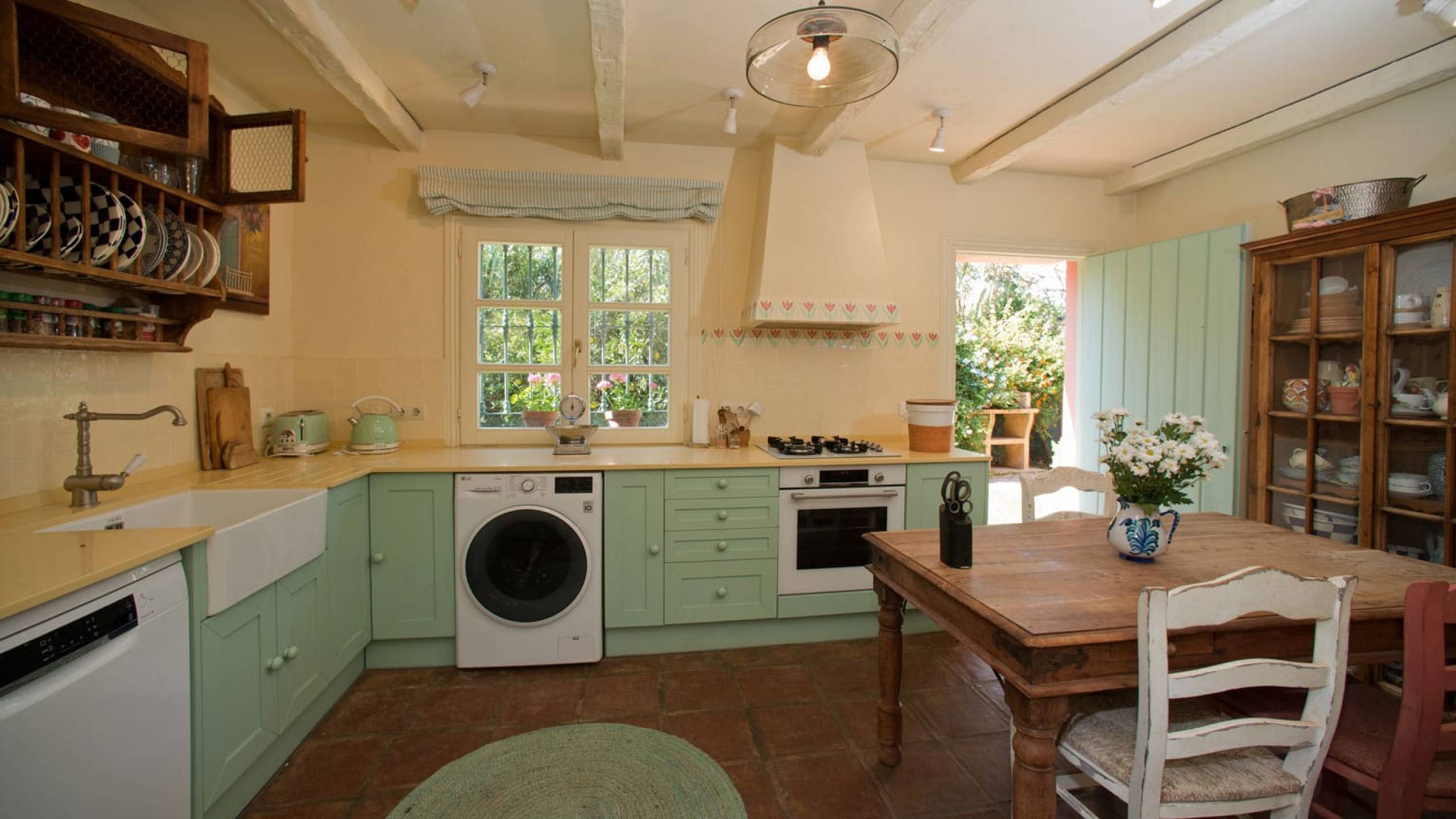 3 Bed, 2 Bath, HouseFor Sale, Estepona, Malaga, 29680