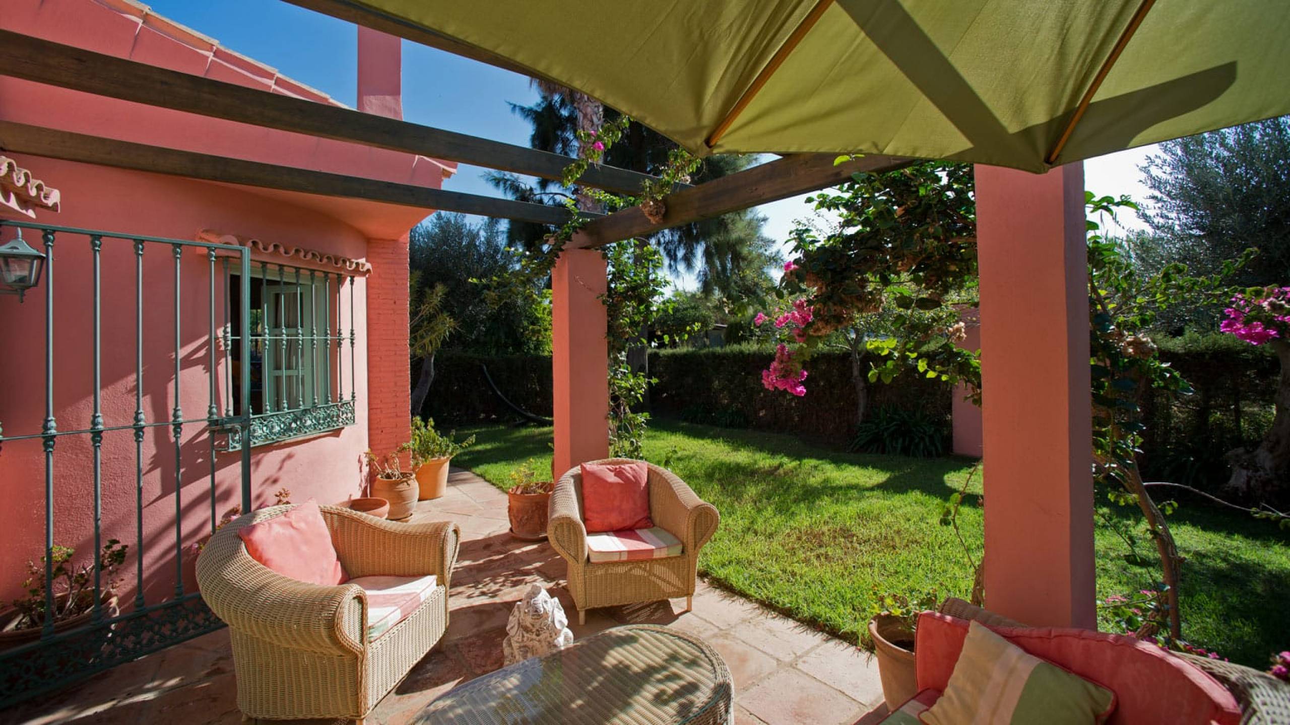 3 Bed, 2 Bath, HouseFor Sale, Estepona, Malaga, 29680