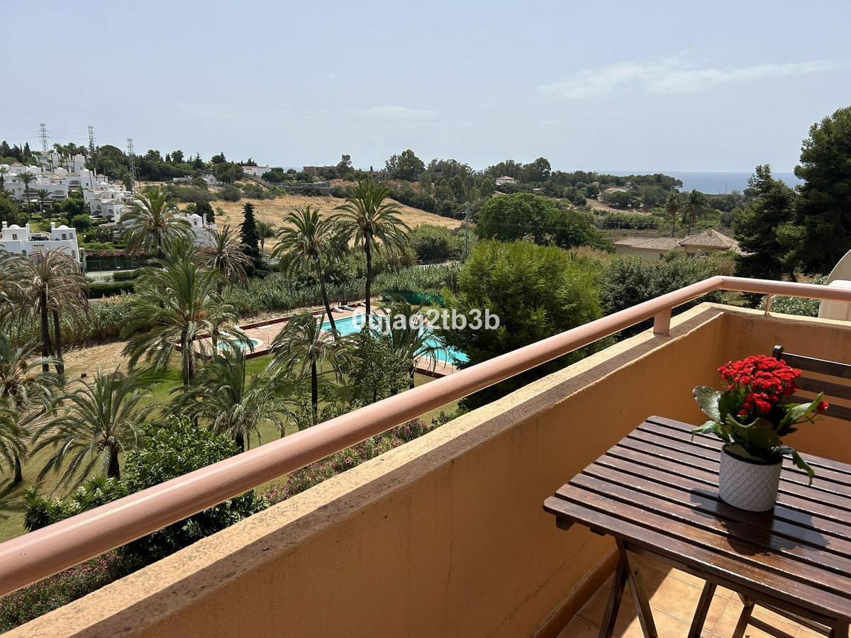 1 Bed, 1 Bath, ApartmentFor Sale, New Golden Mile, Malaga