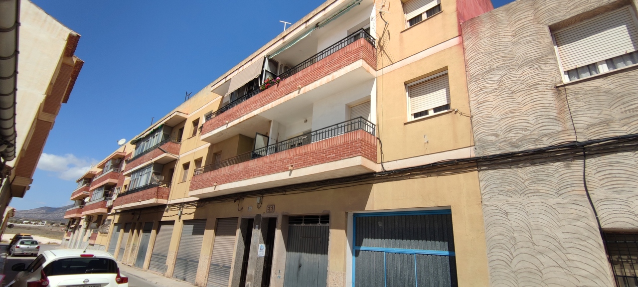 3 Bed, 1 Bath, ApartmentFor Sale, Pinoso, Alicante