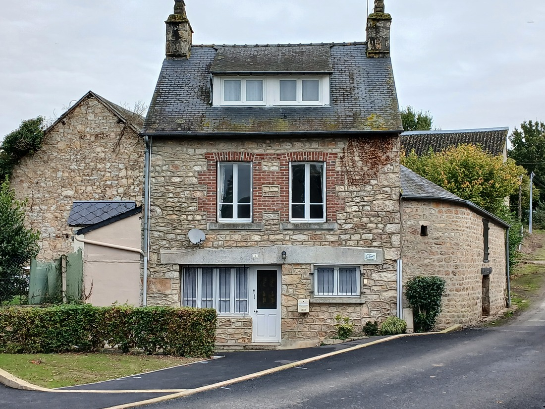 4 Bed, 2 Bath, HouseFor Sale, La Pallu, Mayenne, Mayenne, 53140