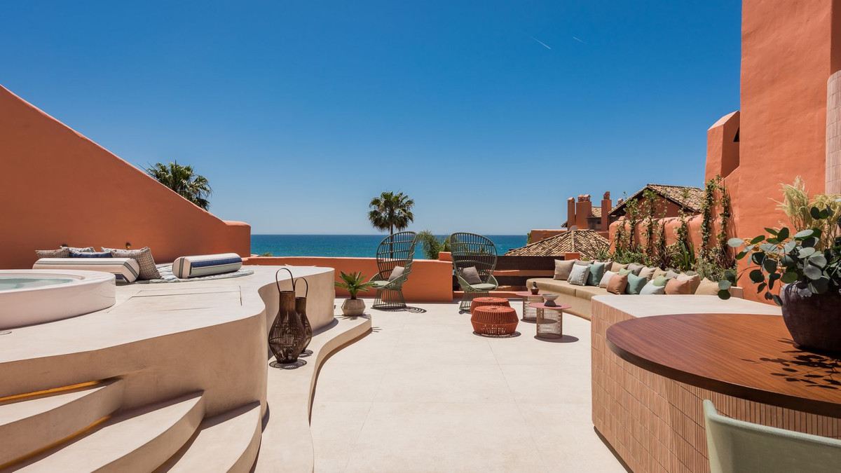 4 Bed, 5 Bath, ApartmentFor Sale, Los Monteros, Malaga