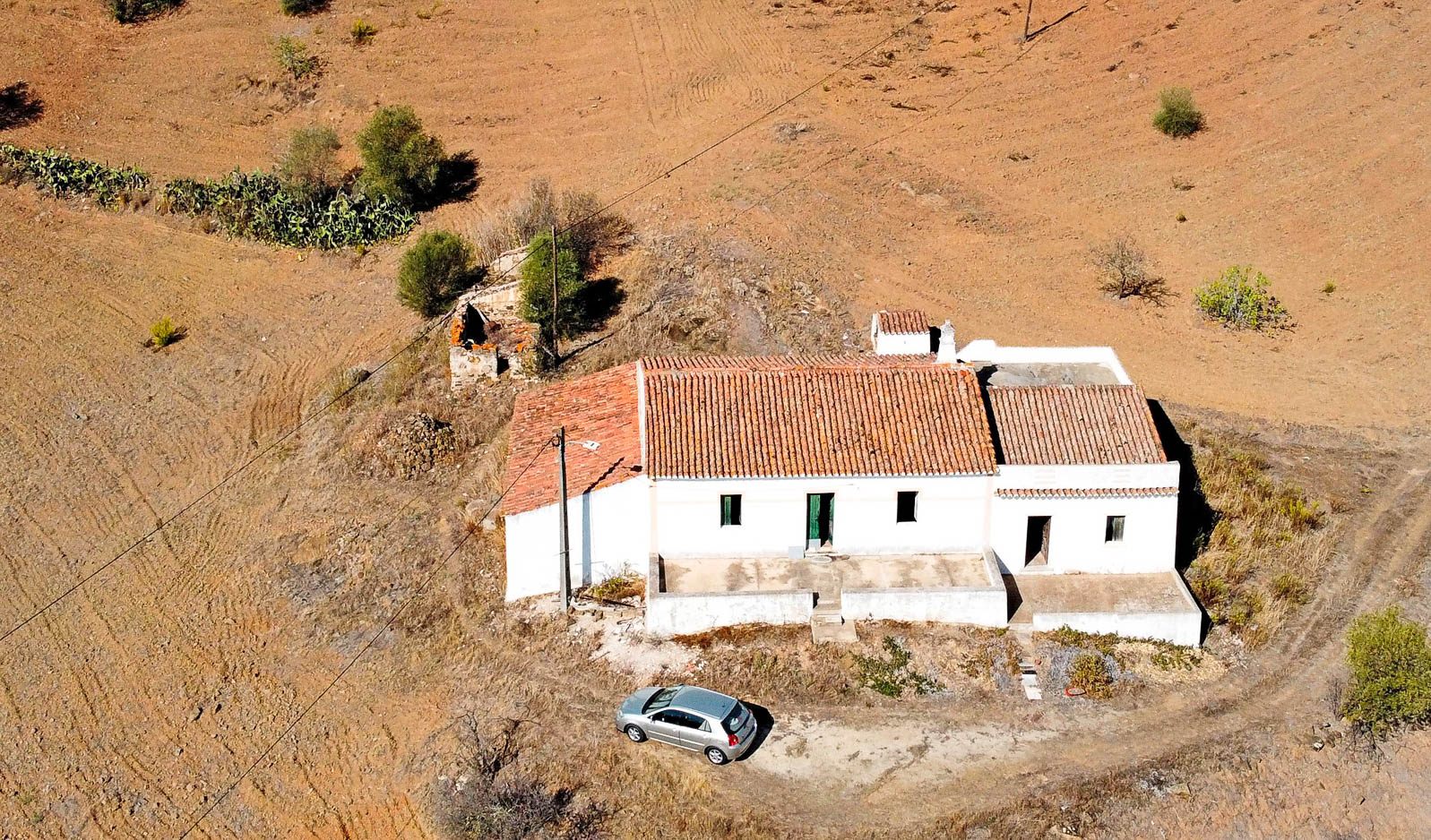 2 Bed, 1 Bath, HouseFor Sale, Traditional Farmhouse for Renovation with Beautifu, Algarve