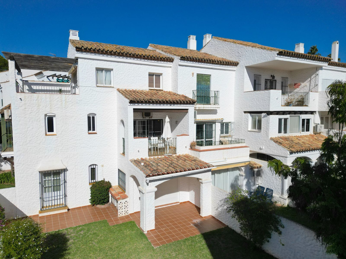 2 Bed, 1 Bath, ApartmentFor Sale, Benavista, Malaga