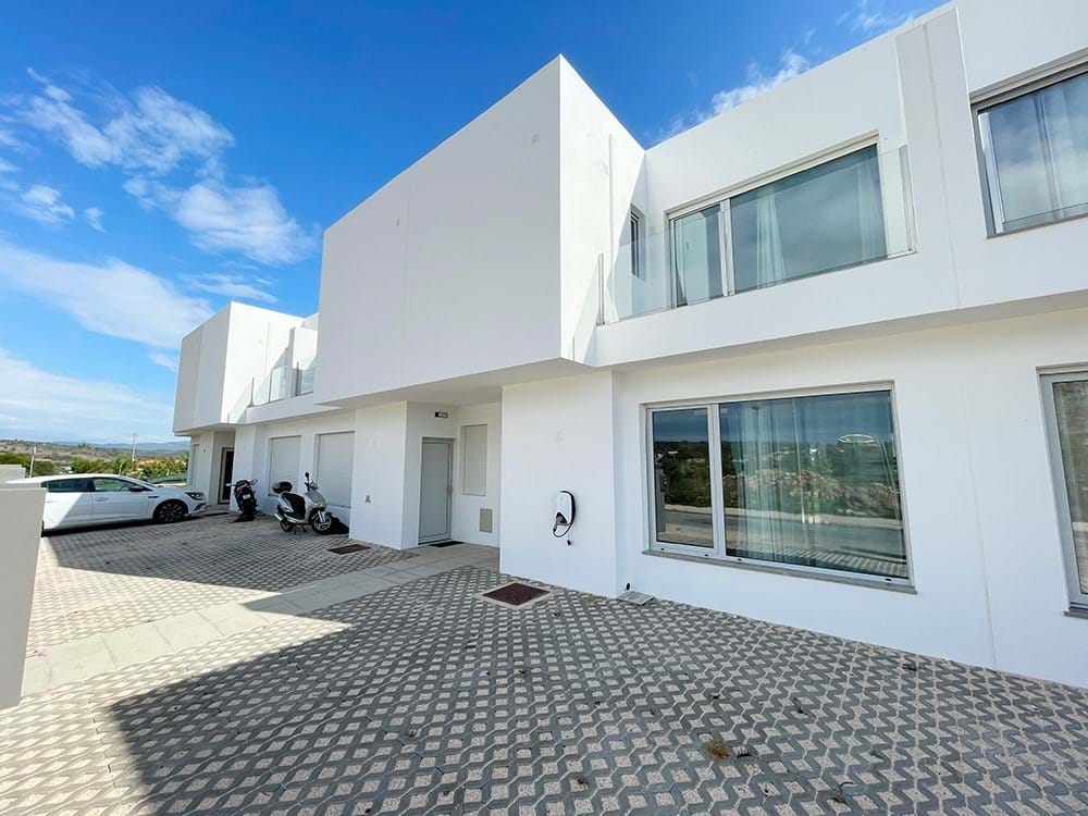 2 Bed, 3 Bath, HouseFor Sale, Lagos, Faro