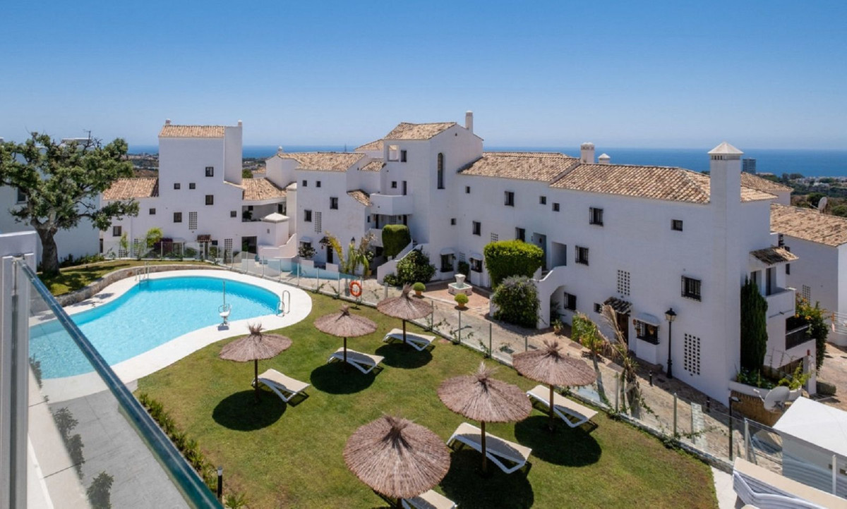 3 Bed, 3 Bath, ApartmentFor Sale, Los Monteros, Malaga