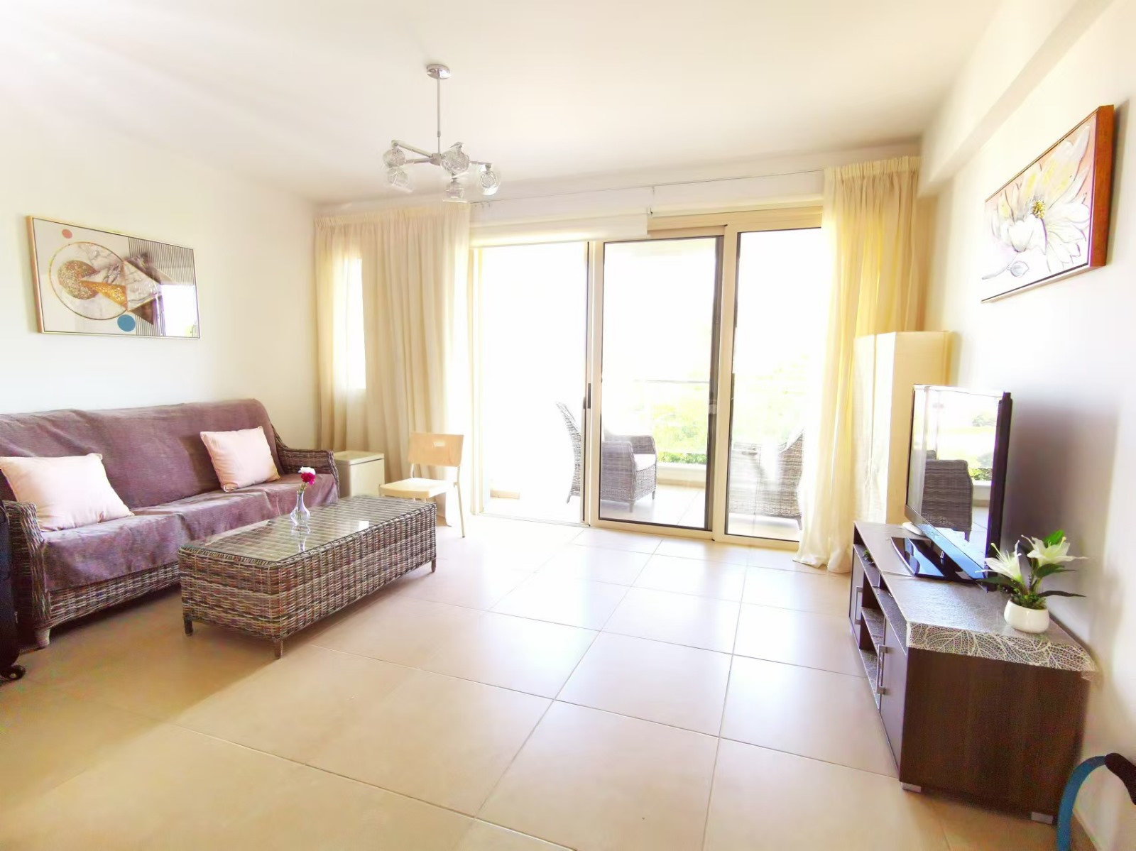 3 Bed, 2 Bath, ApartmentFor Sale, Paphos, Paphos