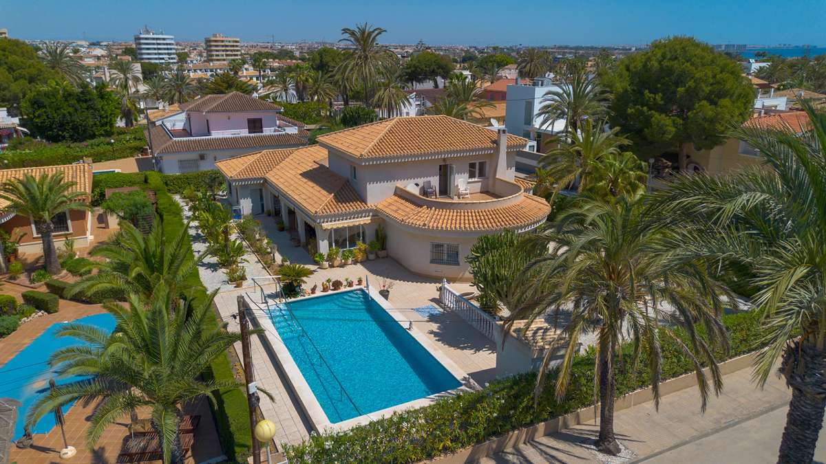 6 Bed, 4 Bath, HouseFor Sale, Cabo Roig, Alicante