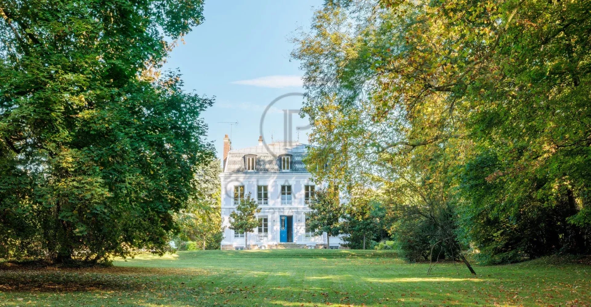 9 Bed, 5 Bath, HouseFor Sale, Évry, Essonne