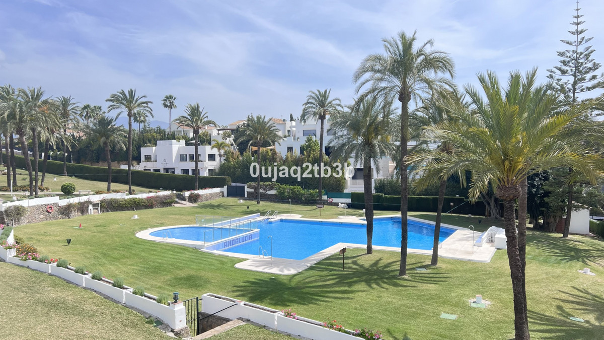 4 Bed, 4 Bath, ApartmentFor Sale, Nueva Andalucia, Malaga