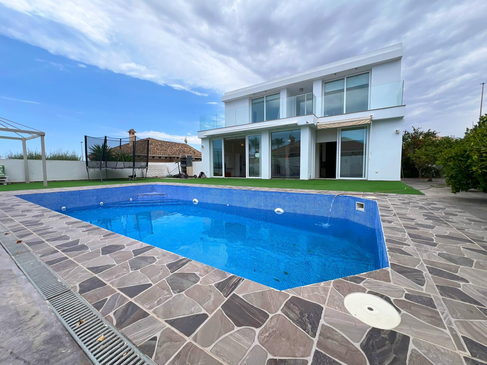 6 Bed, 4 Bath, HouseFor Sale, La Marina, Alicante