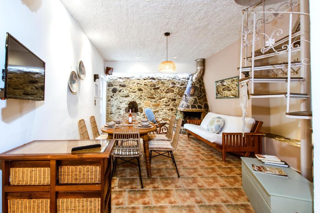 2 Bed, 1 Bath, HouseFor Sale, Chania, Crete