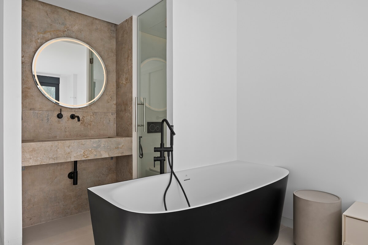 3 Bed, 2 Bath, ApartmentFor Sale, Estepona, Malaga