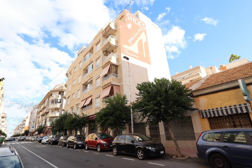 2 Bed, 1 Bath, ApartmentFor Sale, Torrevieja, Alicante