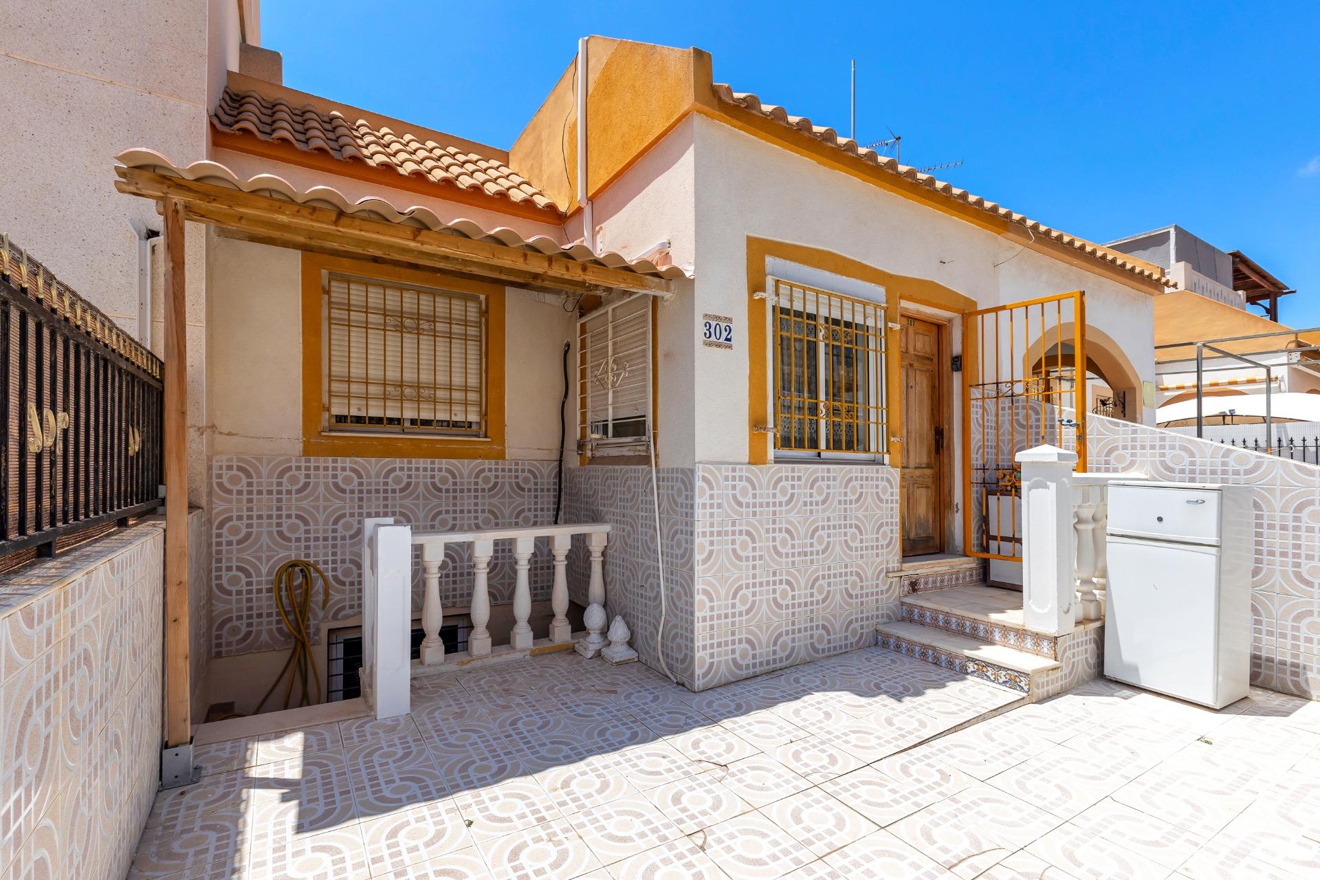 2 Bed, 1 Bath, HouseFor Sale, Torrevieja, Alicante