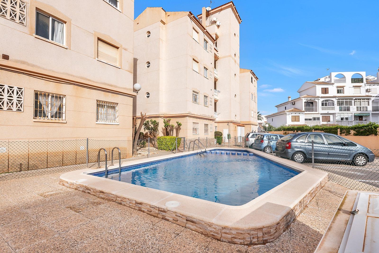 2 Bed, 1 Bath, ApartmentFor Sale, Torrevieja, Alicante