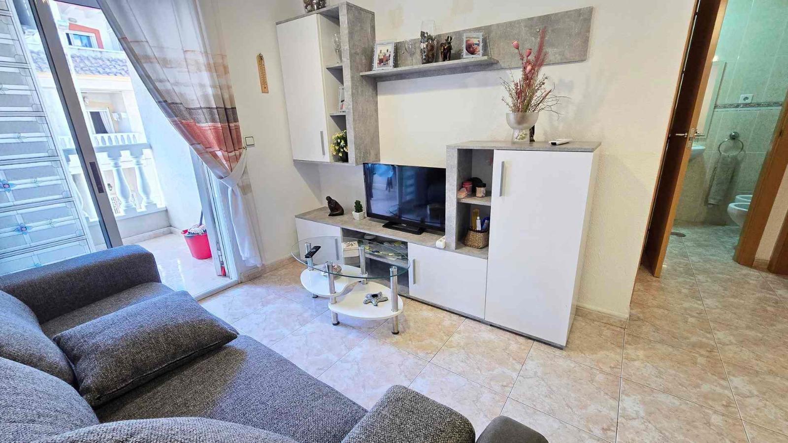 2 Bed, 1 Bath, ApartmentFor Sale, Torrevieja, Alicante