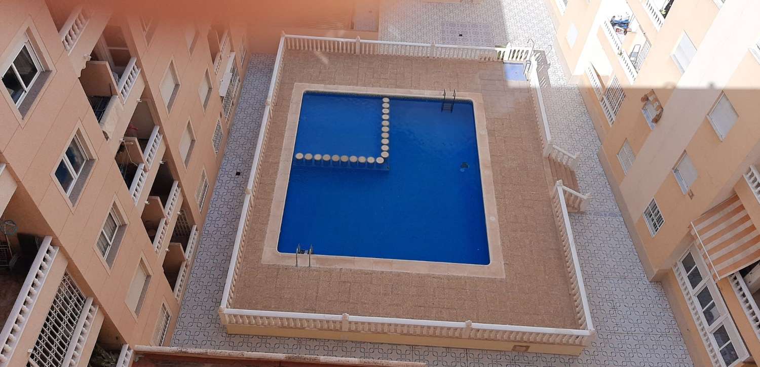 2 Bed, 1 Bath, ApartmentFor Sale, Torrevieja, Alicante