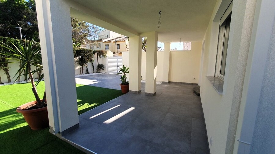 4 Bed, 2 Bath, HouseFor Sale, Torrevieja, Alicante
