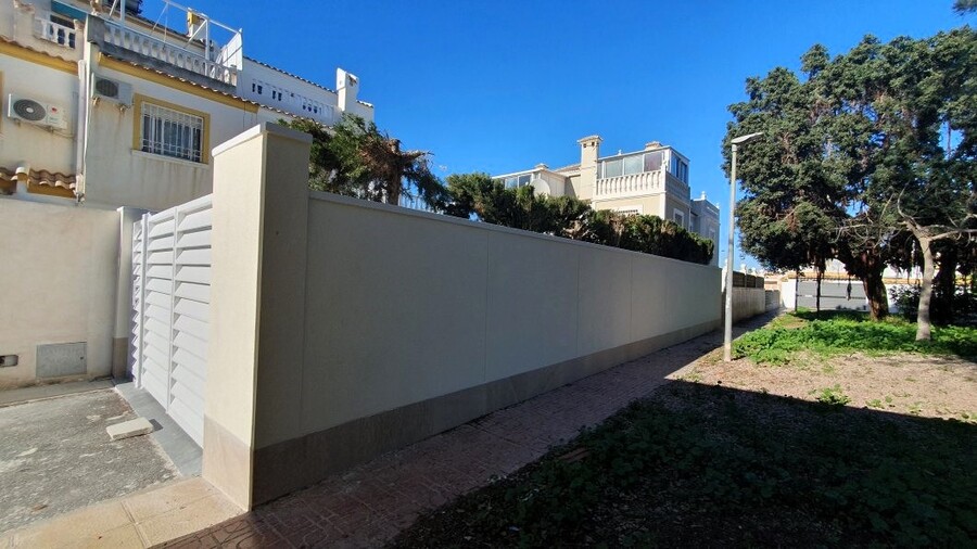 4 Bed, 2 Bath, HouseFor Sale, Torrevieja, Alicante