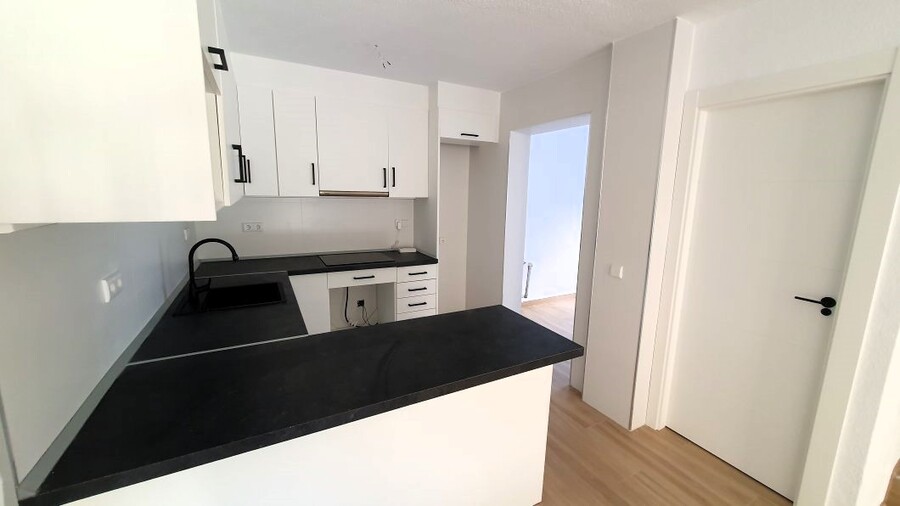 4 Bed, 2 Bath, HouseFor Sale, Torrevieja, Alicante