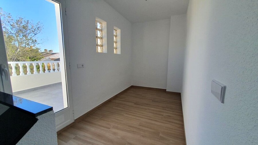 4 Bed, 2 Bath, HouseFor Sale, Torrevieja, Alicante