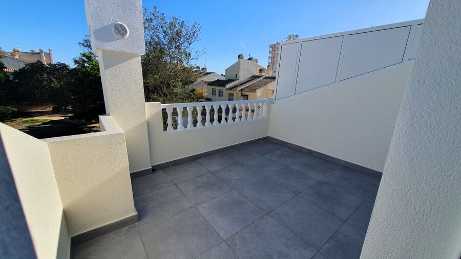 4 Bed, 2 Bath, HouseFor Sale, Torrevieja, Alicante
