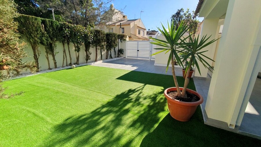 4 Bed, 2 Bath, HouseFor Sale, Torrevieja, Alicante