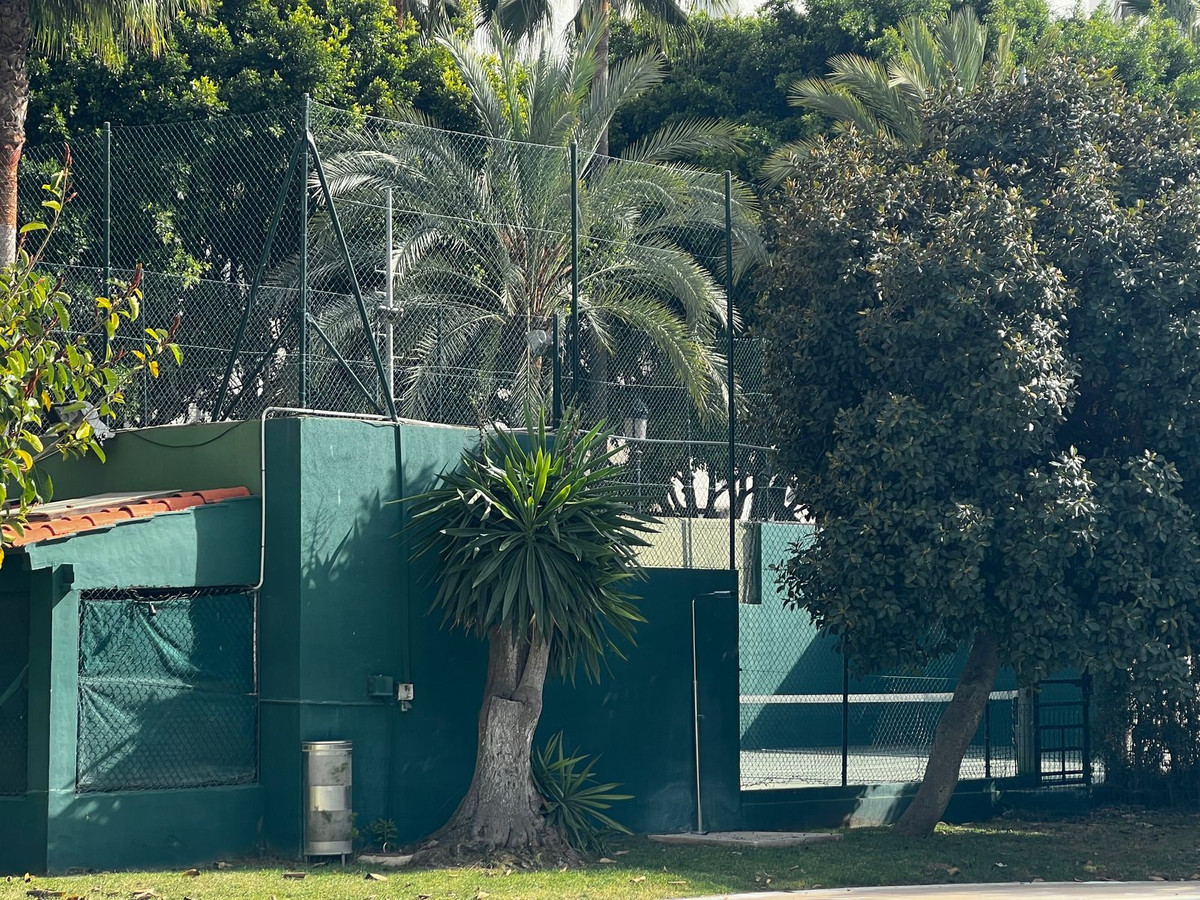 2 Bed, 2 Bath, ApartmentFor Sale, Puerto Banus, Malaga