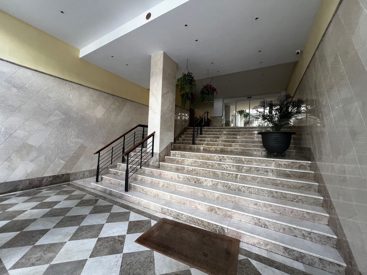 2 Bed, 2 Bath, ApartmentFor Sale, Puerto Banus, Malaga